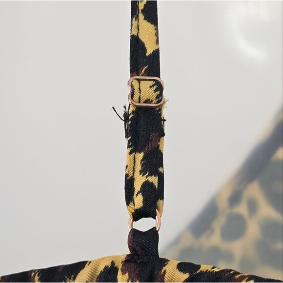 🤎 Kendall & Kylie Leopard Print Satin Top - Picture 3 of 7